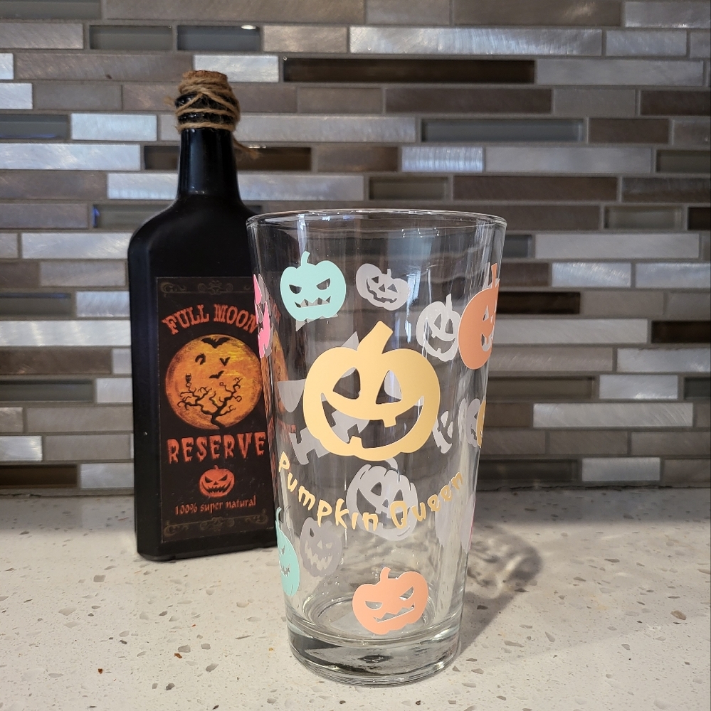 Pumpkin Queen Glow in the Dark Glass